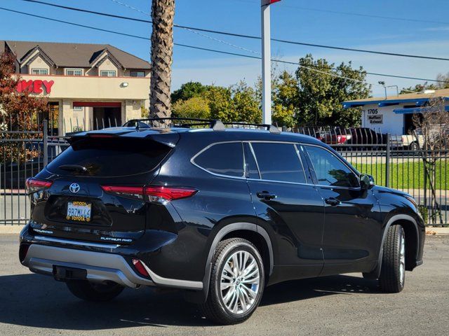 2022 Toyota Highlander Platinum