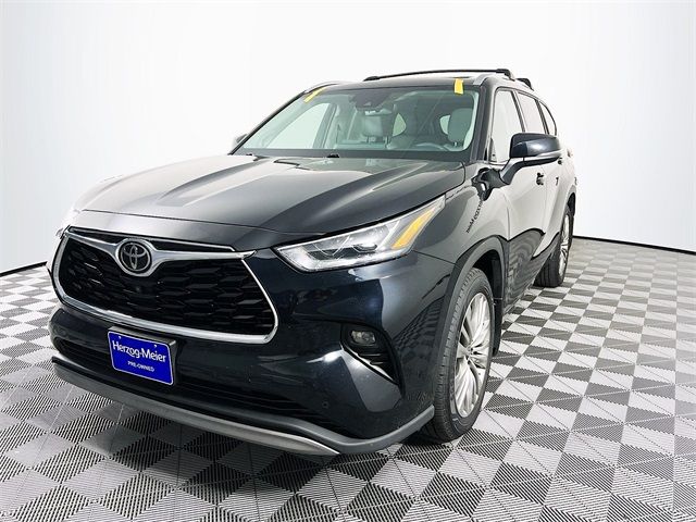 2022 Toyota Highlander Platinum