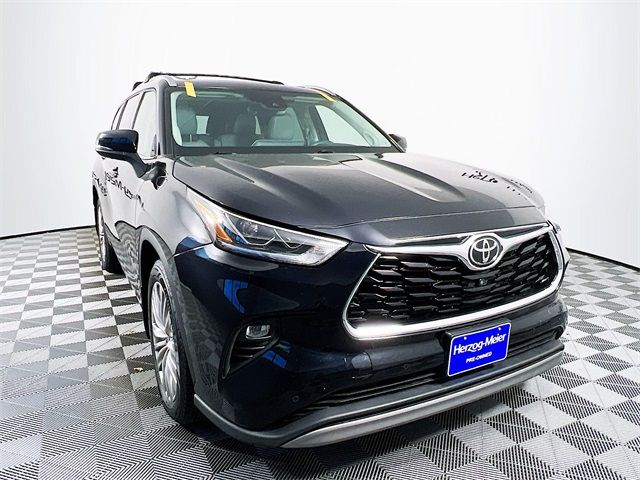 2022 Toyota Highlander Platinum