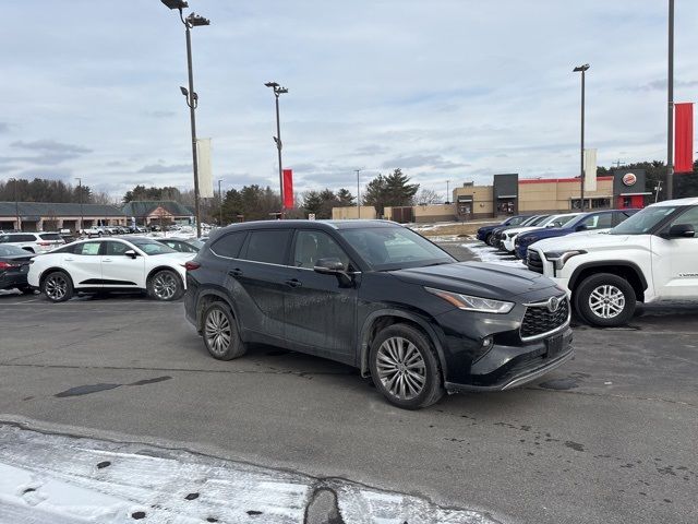 2022 Toyota Highlander Platinum