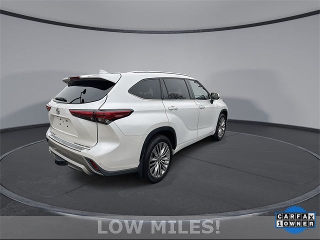 2022 Toyota Highlander Platinum