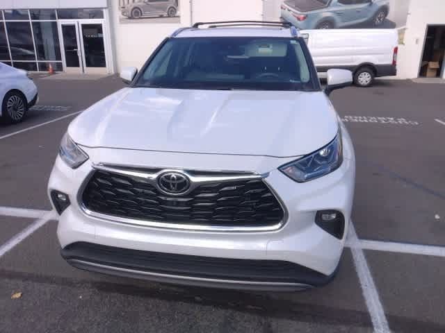 2022 Toyota Highlander Platinum