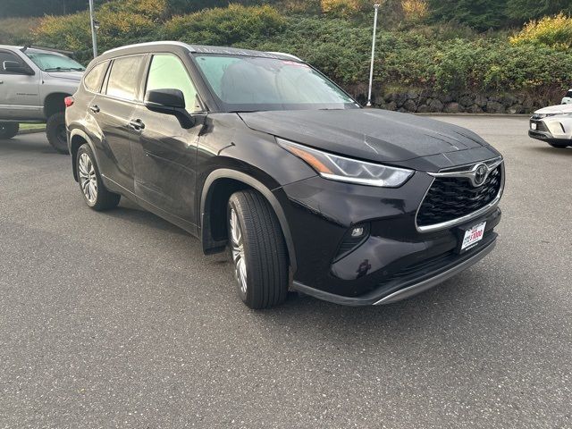 2022 Toyota Highlander Platinum