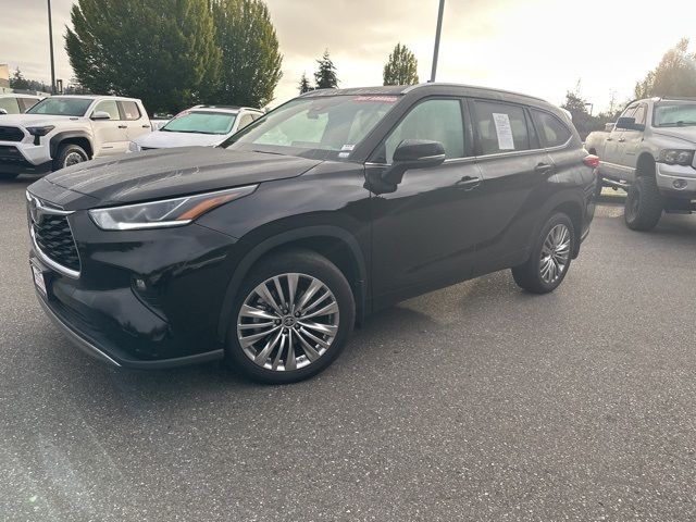 2022 Toyota Highlander Platinum