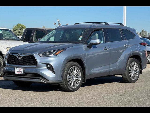 2022 Toyota Highlander Platinum