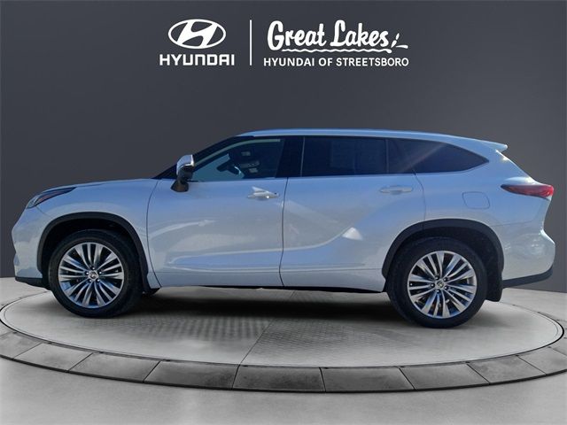 2022 Toyota Highlander Platinum