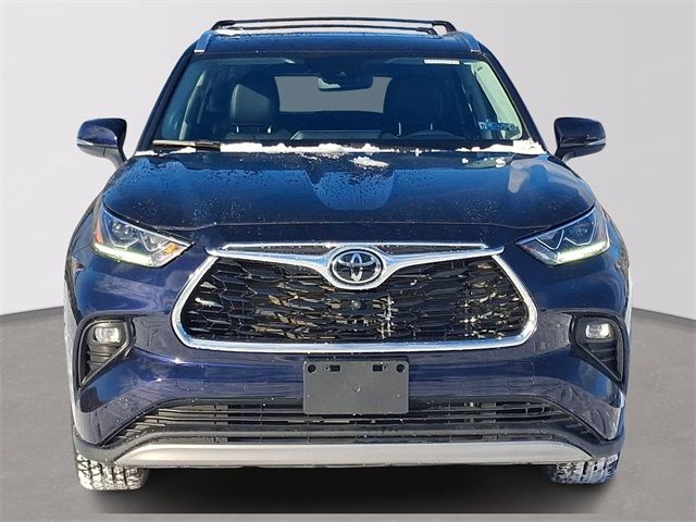 2022 Toyota Highlander Platinum