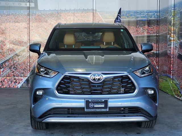 2022 Toyota Highlander Platinum