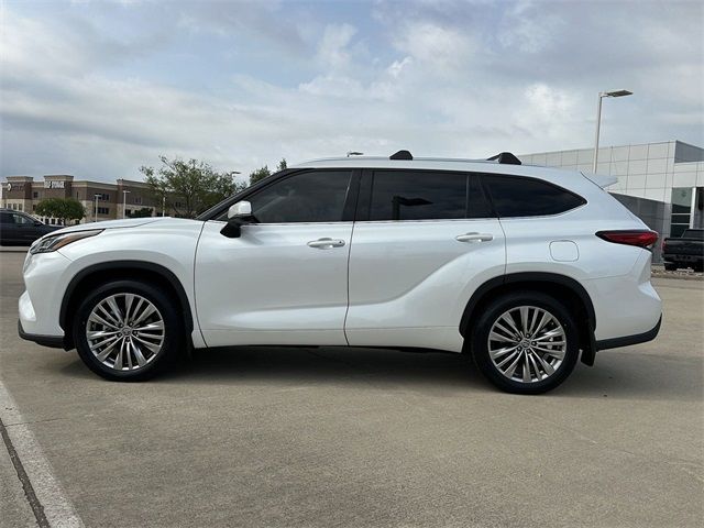 2022 Toyota Highlander Platinum