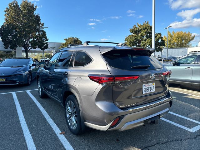 2022 Toyota Highlander Platinum