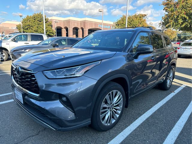 2022 Toyota Highlander Platinum