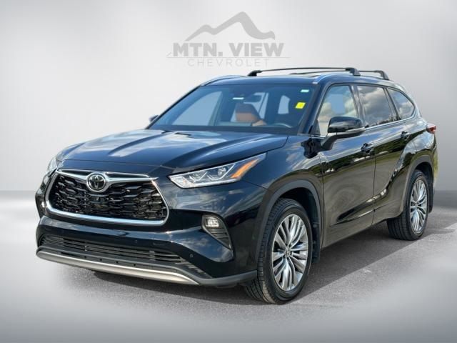 2022 Toyota Highlander Platinum