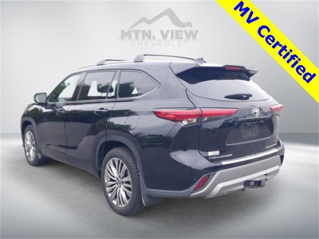 2022 Toyota Highlander Platinum