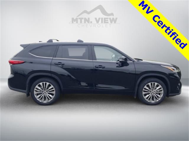 2022 Toyota Highlander Platinum