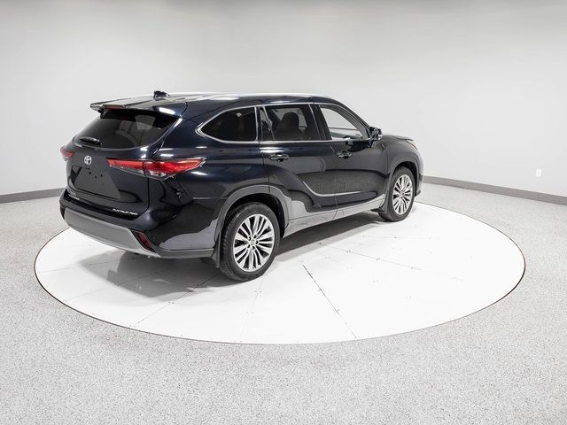 2022 Toyota Highlander Platinum