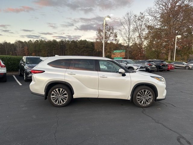 2022 Toyota Highlander Platinum