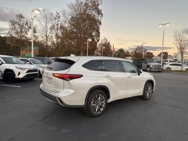 2022 Toyota Highlander Platinum