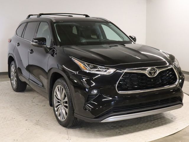 2022 Toyota Highlander Platinum