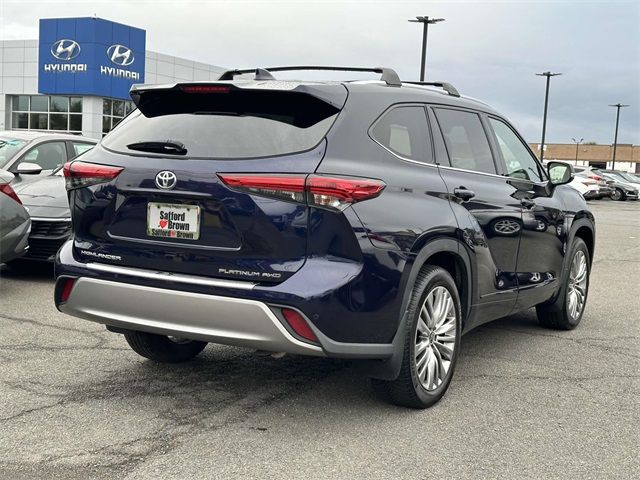 2022 Toyota Highlander Platinum