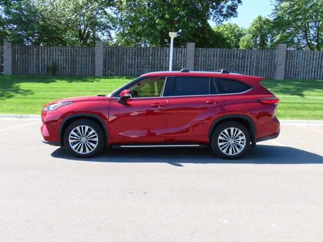 2022 Toyota Highlander Platinum