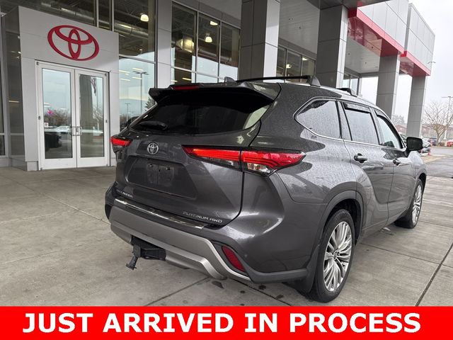 2022 Toyota Highlander Platinum