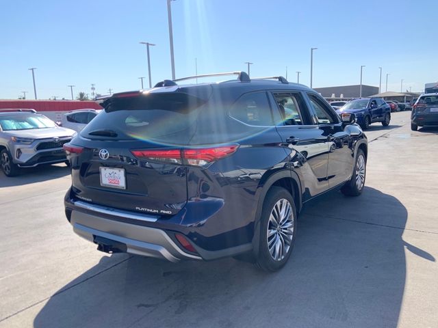 2022 Toyota Highlander Platinum