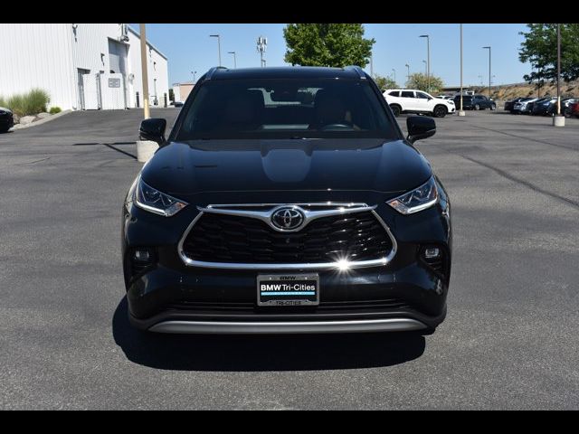 2022 Toyota Highlander Platinum