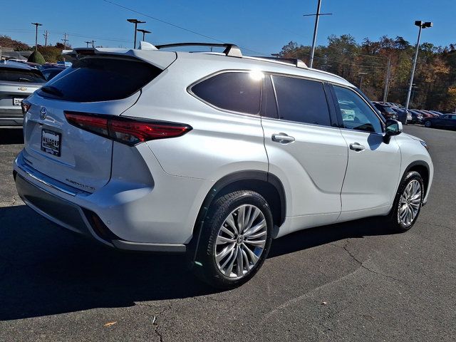 2022 Toyota Highlander Platinum