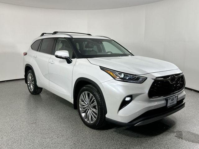 2022 Toyota Highlander Platinum