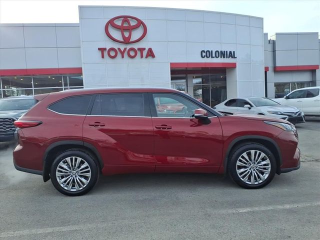 2022 Toyota Highlander Platinum