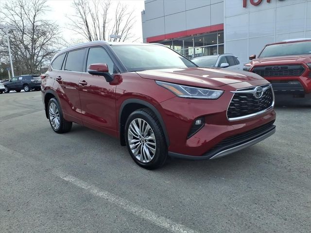 2022 Toyota Highlander Platinum