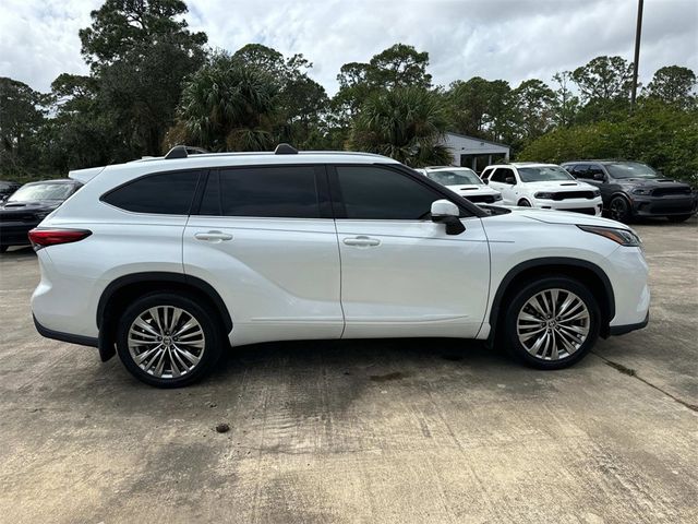 2022 Toyota Highlander Platinum