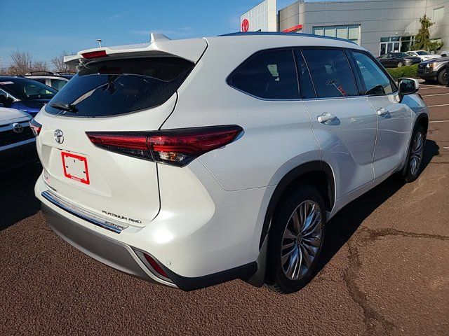 2022 Toyota Highlander Platinum