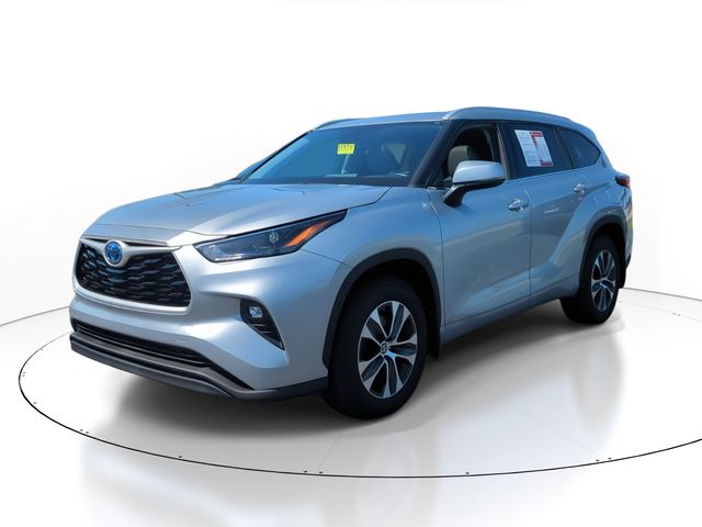 2022 Toyota Highlander Hybrid XLE