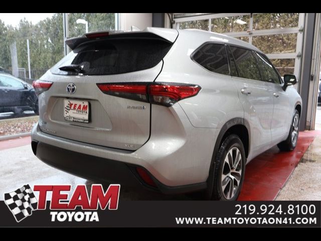 2022 Toyota Highlander Hybrid XLE