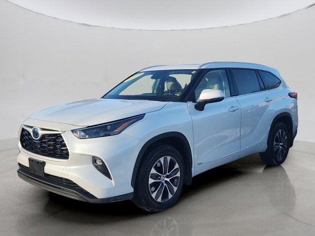 2022 Toyota Highlander Hybrid XLE