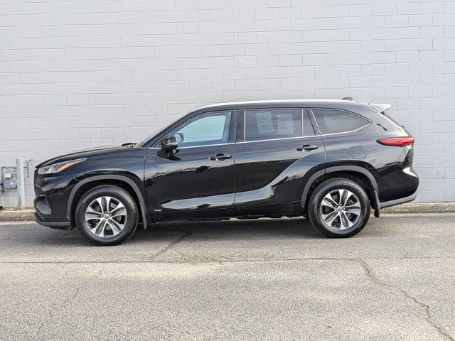 2022 Toyota Highlander Hybrid XLE