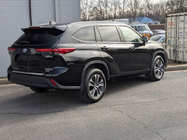 2022 Toyota Highlander Hybrid XLE