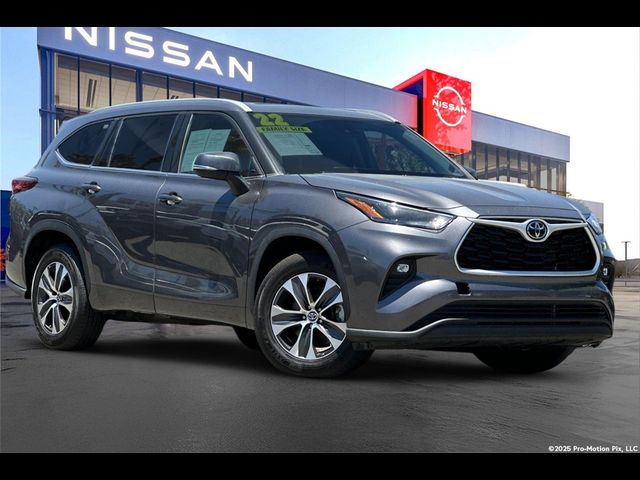 2022 Toyota Highlander XLE
