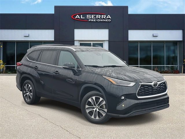 2022 Toyota Highlander XLE