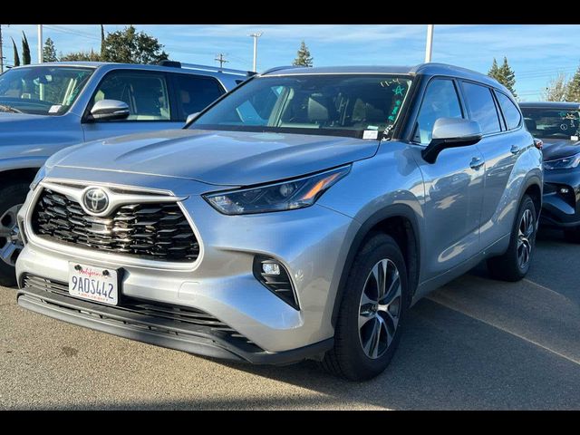 2022 Toyota Highlander XLE