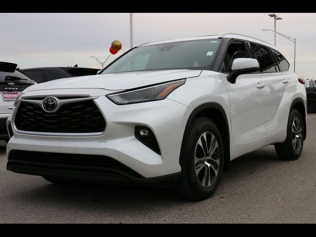 Used 2022 Toyota Highlander for Sale in El Reno, OK | Capital One Auto ...