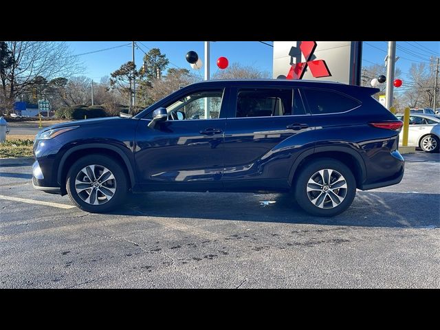 2022 Toyota Highlander XLE