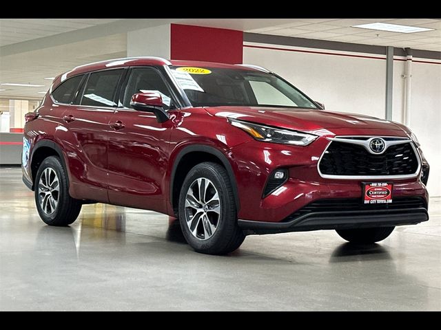 2022 Toyota Highlander XLE