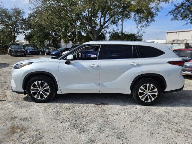 2022 Toyota Highlander XLE