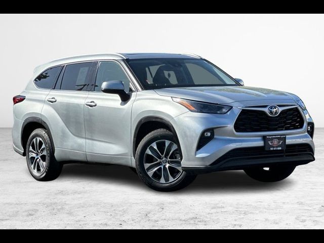 2022 Toyota Highlander XLE