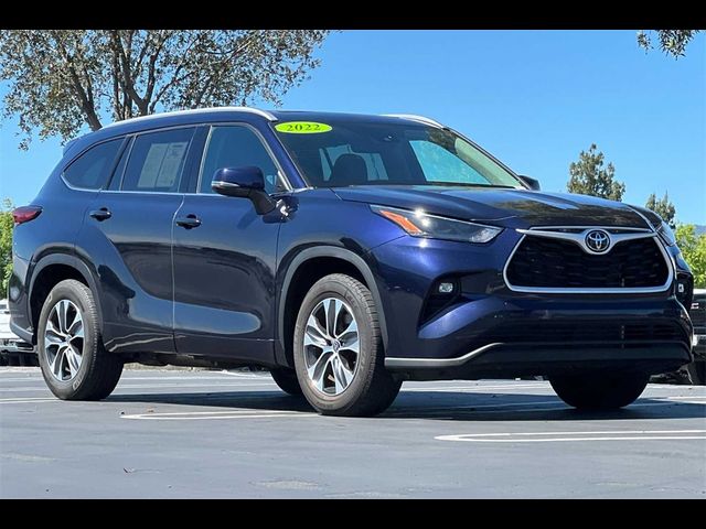 2022 Toyota Highlander XLE