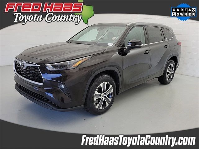 2022 Toyota Highlander XLE