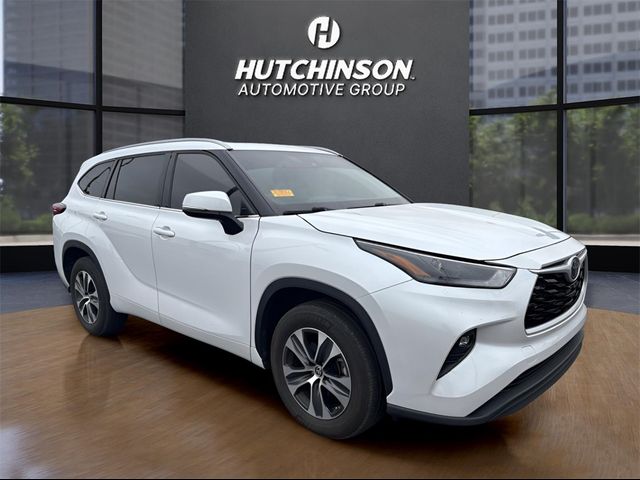 2022 Toyota Highlander XLE