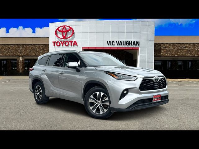 2022 Toyota Highlander XLE